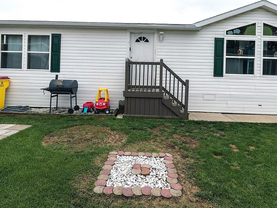 1st image of 58942 Ivy Ct