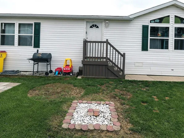58942 Ivy Ct, New Haven, MI 48048