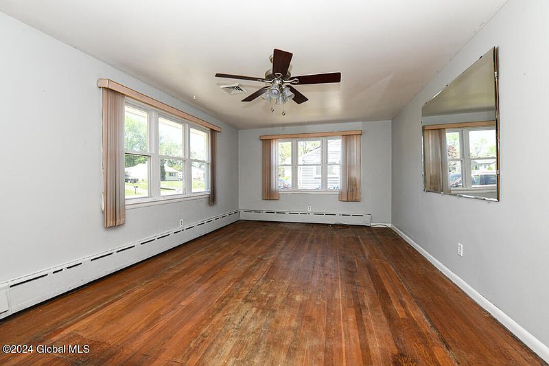 5th image of 22 Virginia Avenue