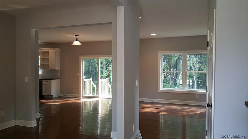 5th image of 110 RICHMOND HILL Drive