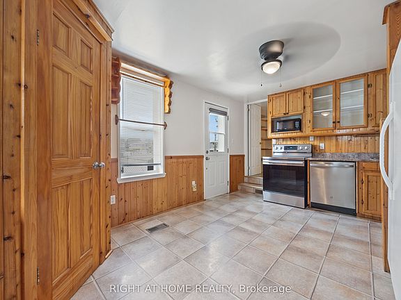 5th image of 221 Samuelson St