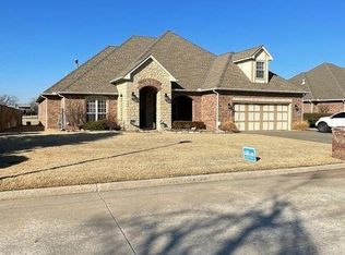 11701 Hackney Ln, Yukon, OK 73099