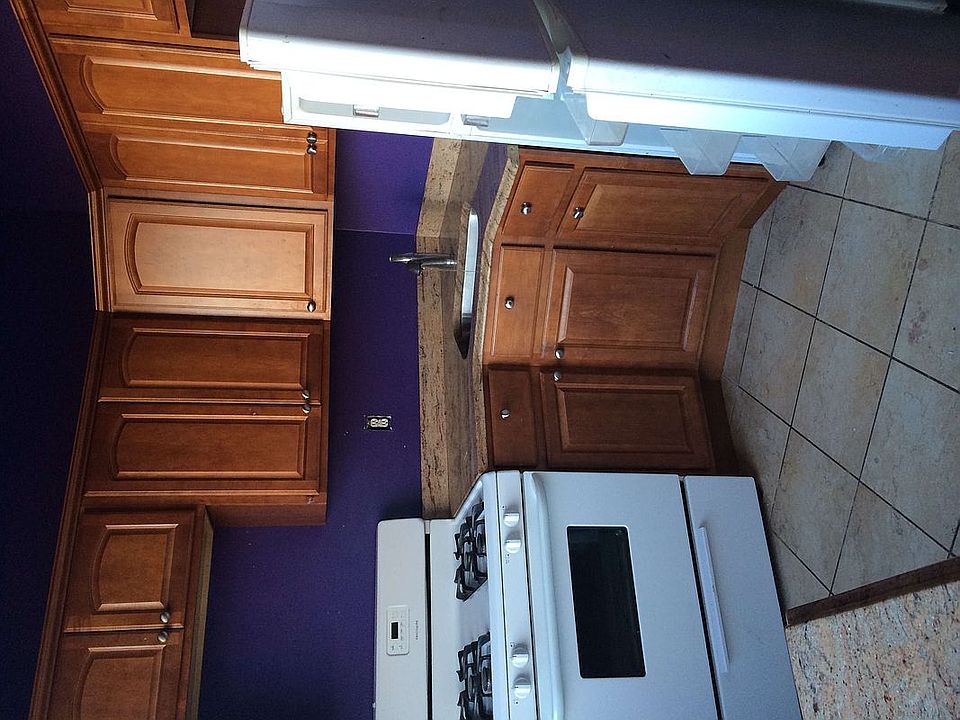 1st image of 222 Bay St