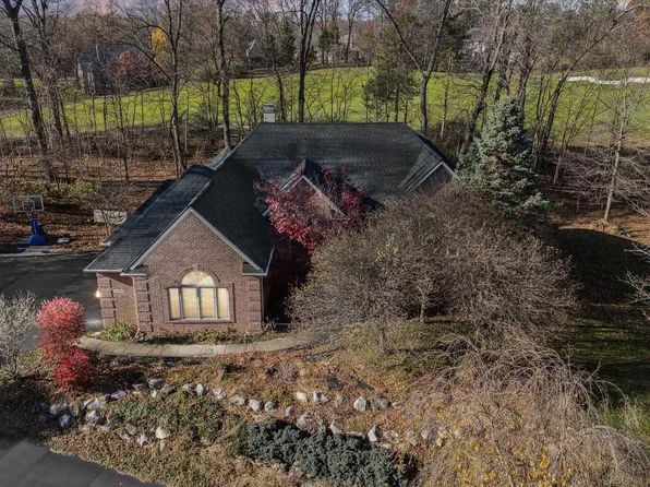 8200 Walkabout Way, Pinckney, MI 48169