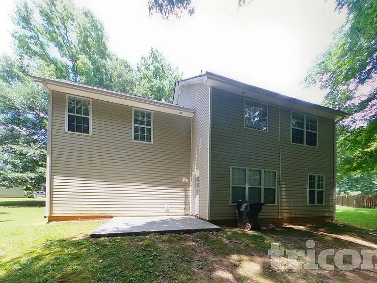 210 Signet Ct — Photo 16