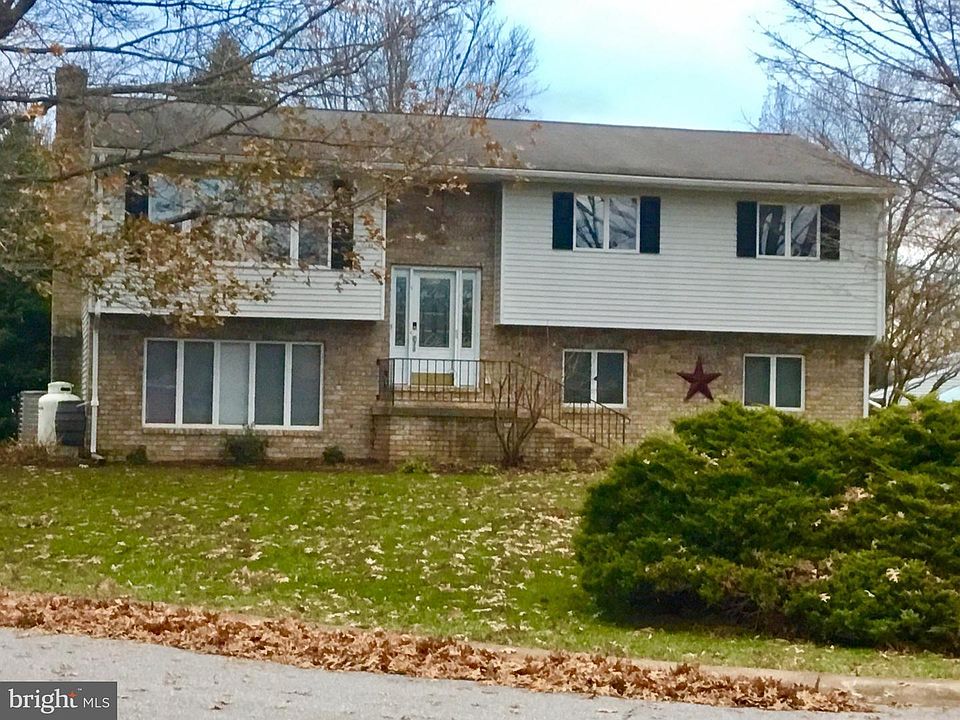 1st image of 7 Heatherwood Dr