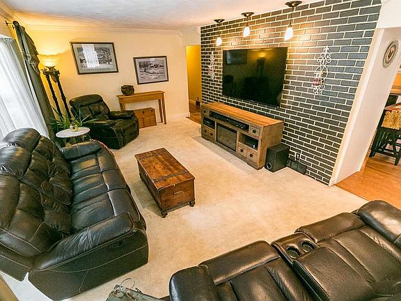 4th image of 29181 Frailey Dr