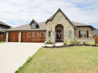 199 Mockingbird Dr, Waxahachie, TX 75165