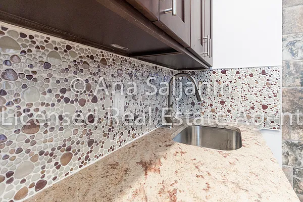 Rented by Citi Zone Realty | media 10