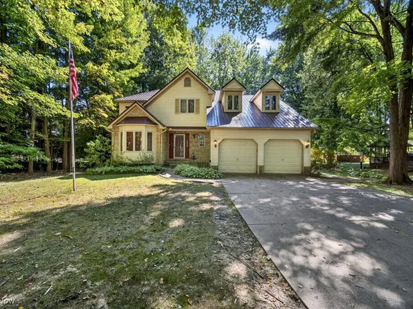 9560 Curberry Dr, Mentor, OH 44060