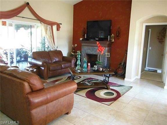 4th image of 607 SW 25th Ter
