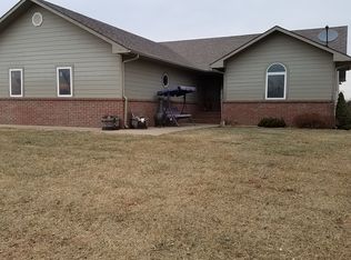 10300 Pennington Rd, Hutchinson, KS 67502