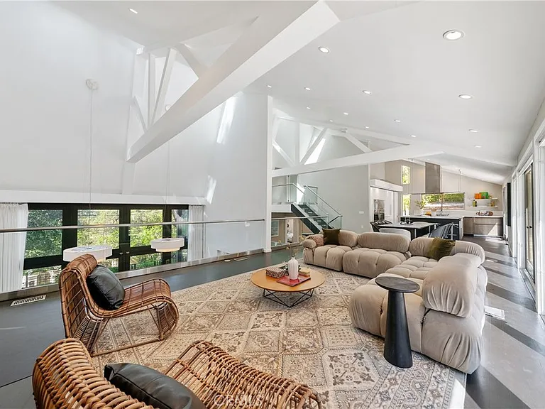 9653 Oak Pass Rd — Photo 15