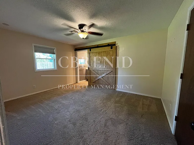 3010 Indian Dr — Photo 9