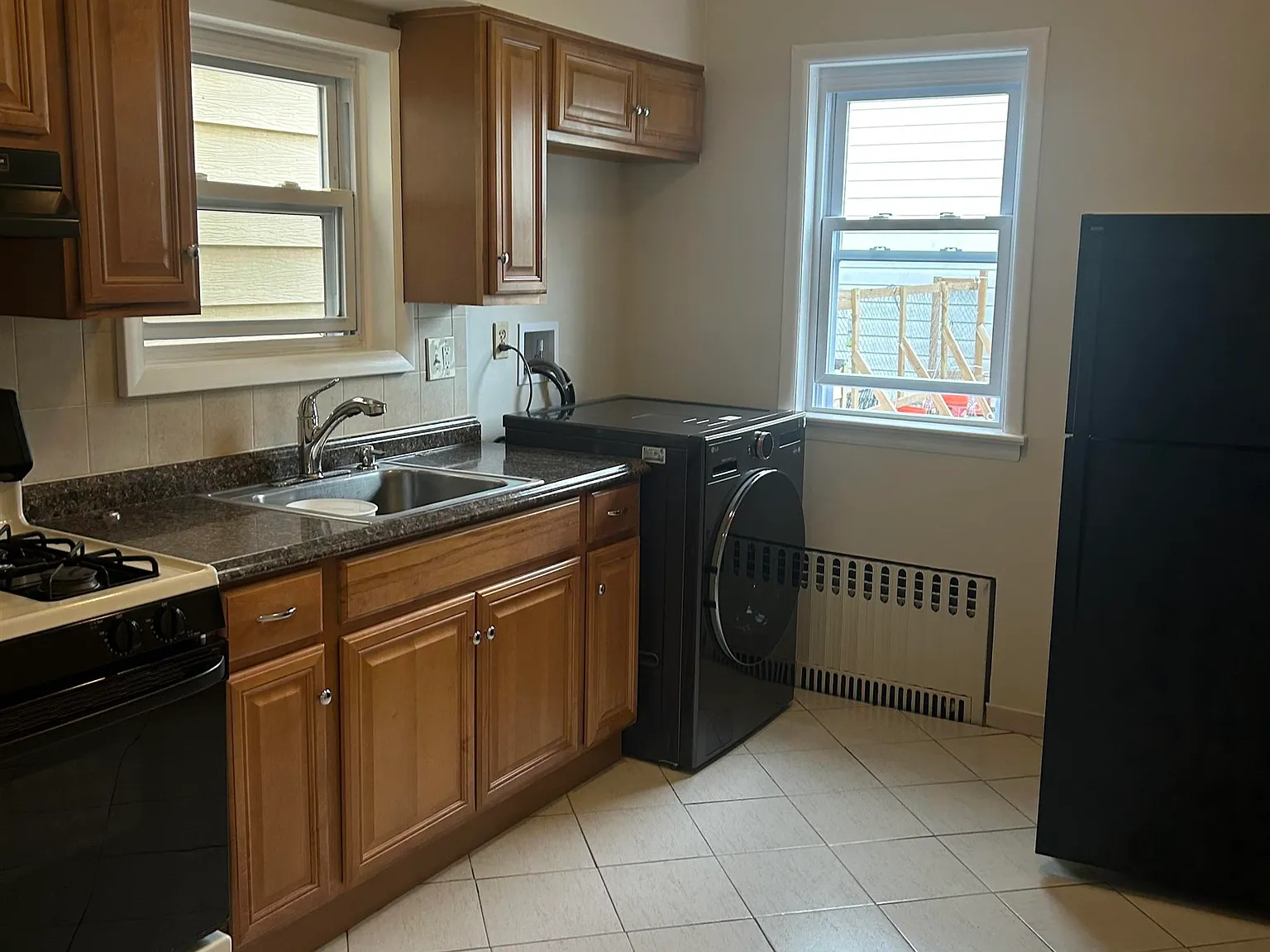 2 bed, 1.0 bath, 1400 sqft, $2,750 — Photo 3