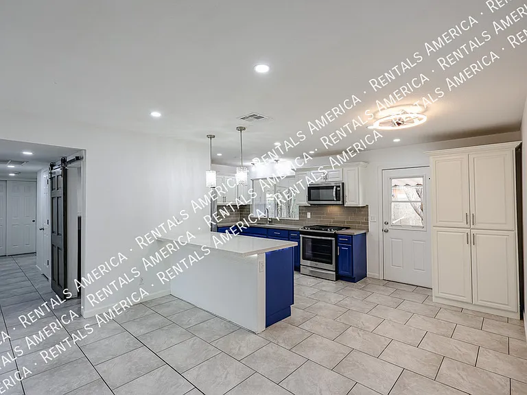 3837 W Acapulco Ln — Photo 6