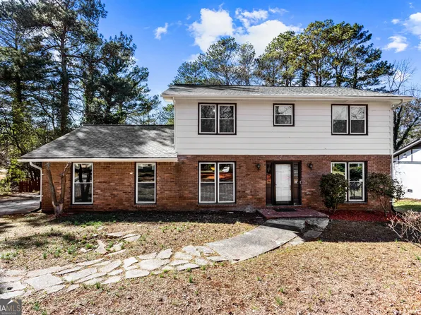 67 Blue Springs Ct SW, Lilburn, GA 30047