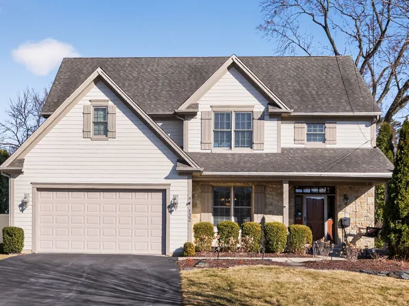 122 N 11th Ave, St Charles, IL 60174