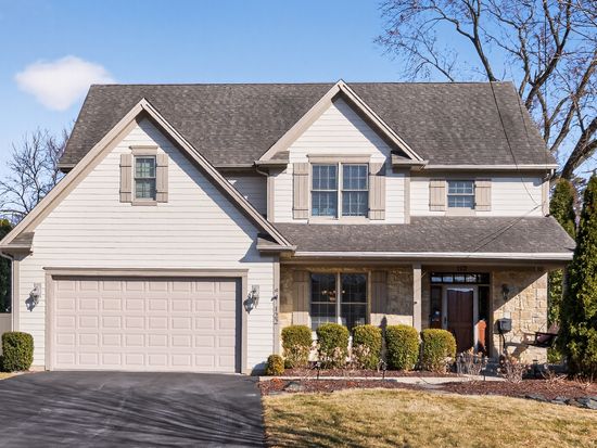 122 N 11th Ave, St Charles, IL 60174