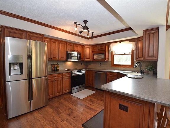 3rd image of 5924 Staffordshire Cir
