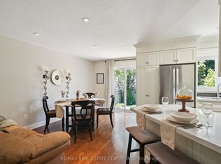 2970 Glover Ln, Burlington, ON L7M 4K7