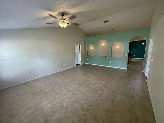 2nd image of 41 Bracken Ln