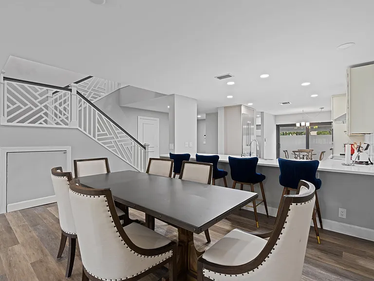 2435 Presidential Way #G — Photo 13