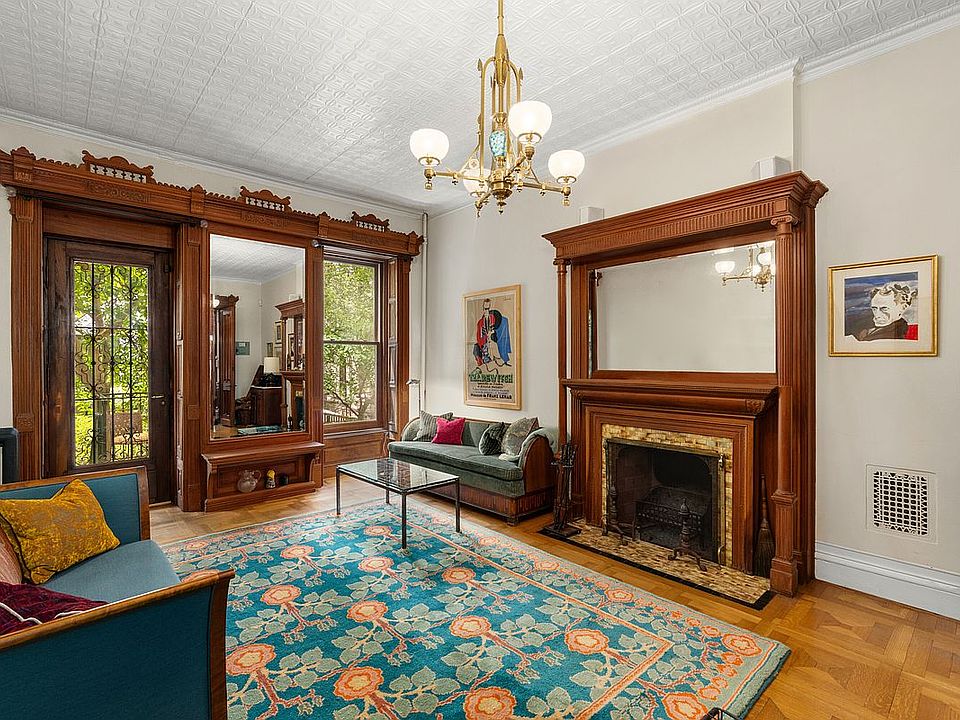 1st image of 360 W 121st St