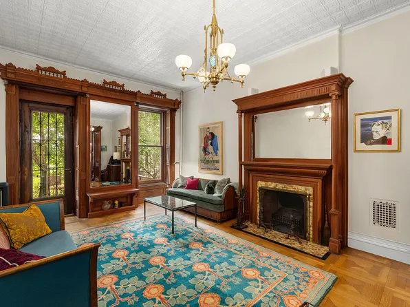 360 W 121st St, New York, NY 10027