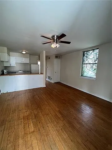 3550 Coliseum St — Photo 2