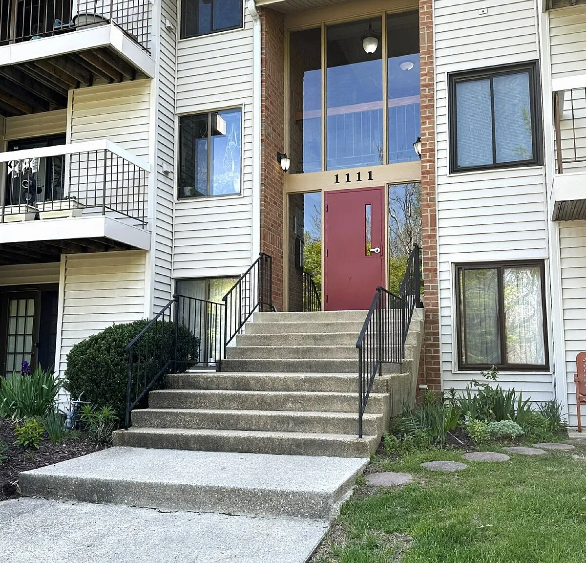 2 bed, 2.0 bath, 1008 sqft, $2,000 — Photo 2