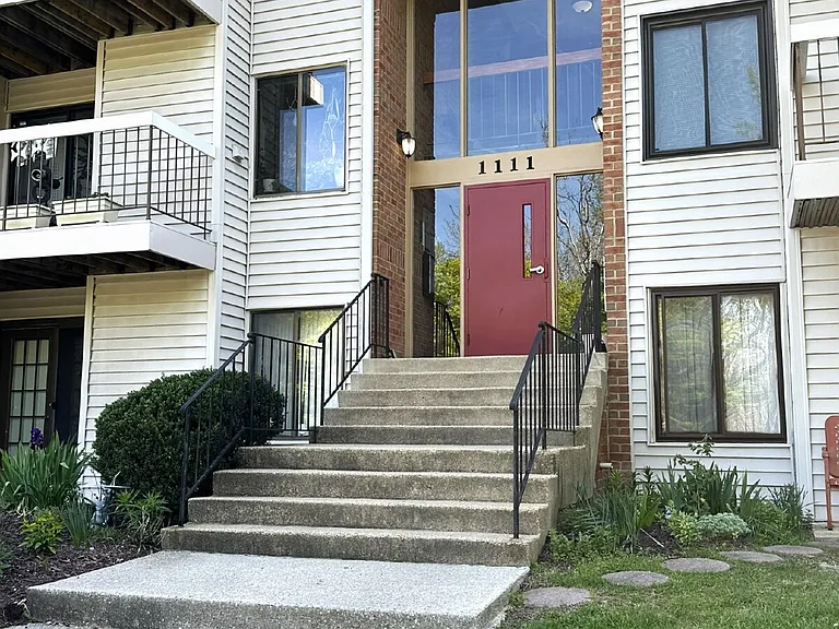 1111 Castle Harbour Way #3C — Photo 2