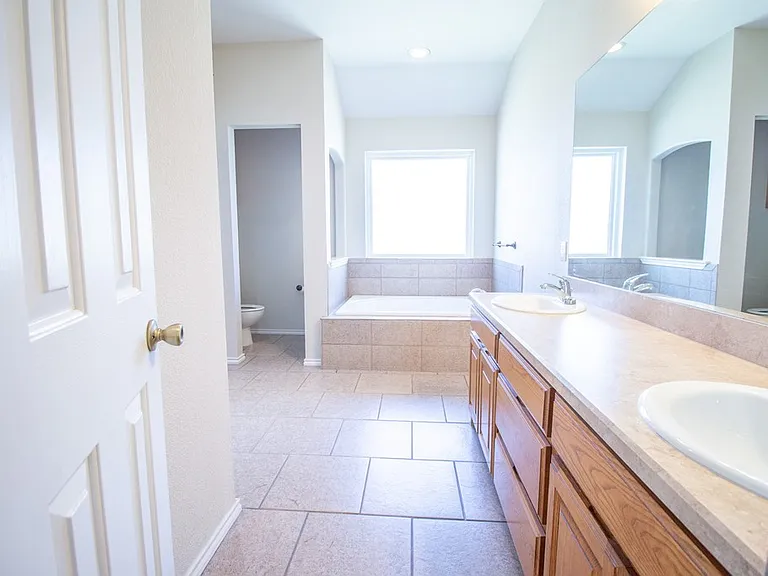 4906 Quartz Ln — Photo 15