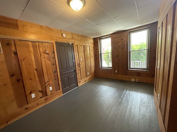 4th image of 233 W Jackson St #A