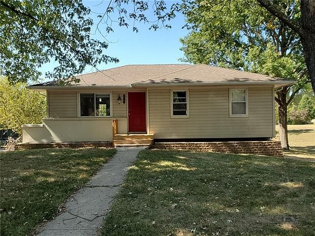 1st image of 3908 S Harbaugh Dr