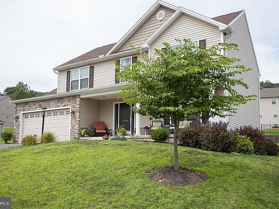 2nd image of 2224 Northview Ln