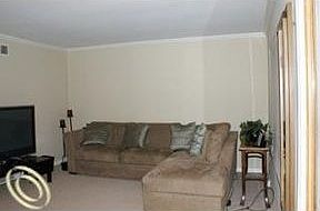 4th image of 11852 Crooked Ln