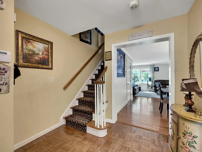 24 Briar Ct #A — Photo 2