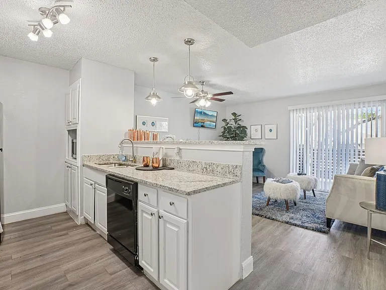 Don't Miss Out Biltmore Homes Leasing Fast — Photo 21