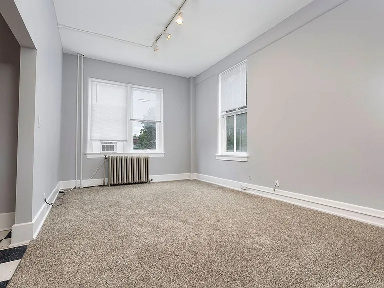 222 W Magnolia Ave — Photo 11