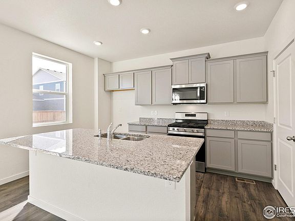 5th image of 6551 Coralbell St