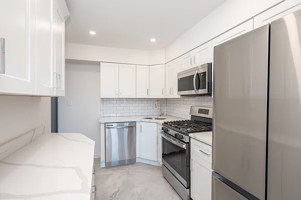 Rented by Samuel Realty Group LLC | media 20