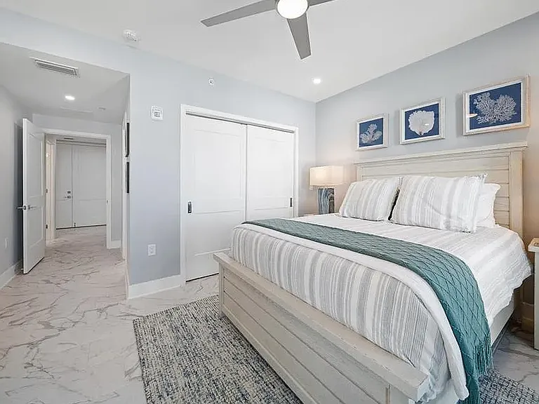 15 Avalon St #704 — Photo 35