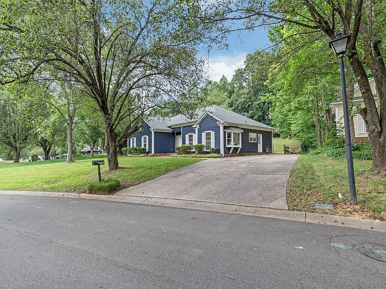 9701 Little River Ct — Photo 35