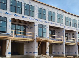 222 S Main St, Zelienople, PA 16063