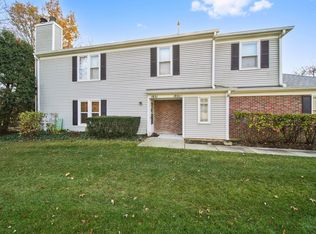 1821 Pebble Beach Cir #1, Elk Grove Village, IL 60007