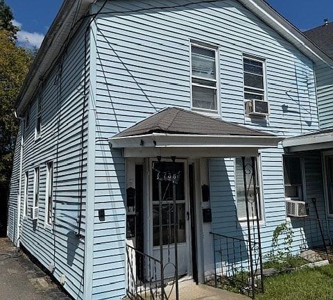 3rd image of 731 Bay St #0
