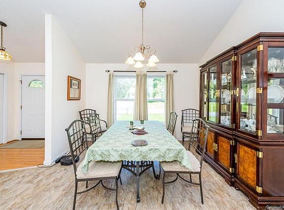 5th image of 1 Swan Cir
