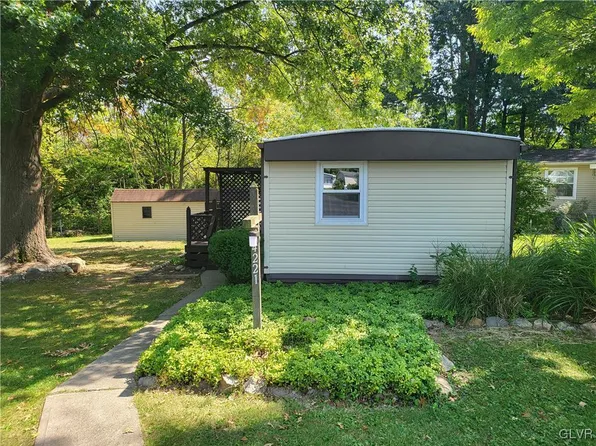 4221 Panther Ct N, Orefield, PA 18069