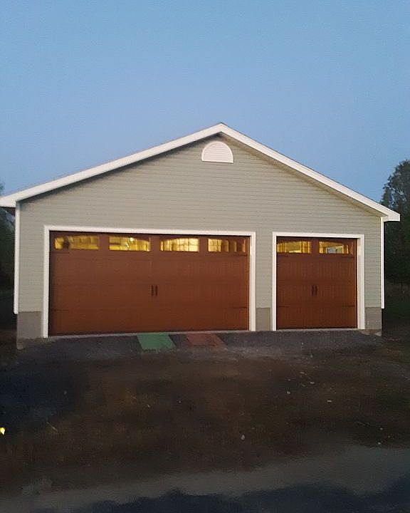 2nd image of 2109 Linden St